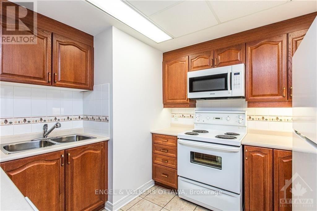 602 - 134 YORK STREET