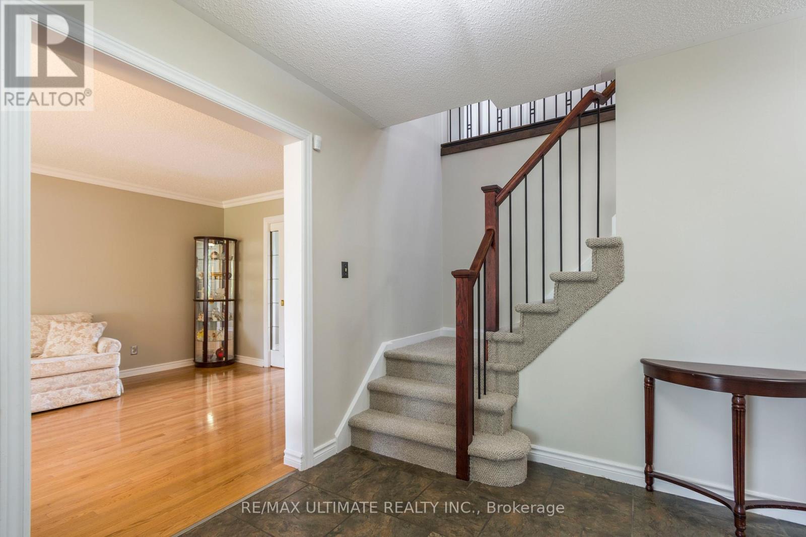 34 BRIARWOOD CRES CRESCENT