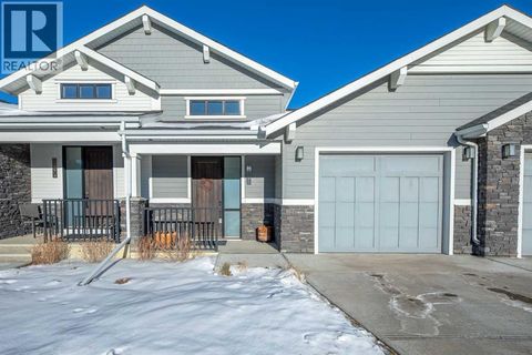 12572 Crestmont Boulevard SW Calgary AB T3B6J5