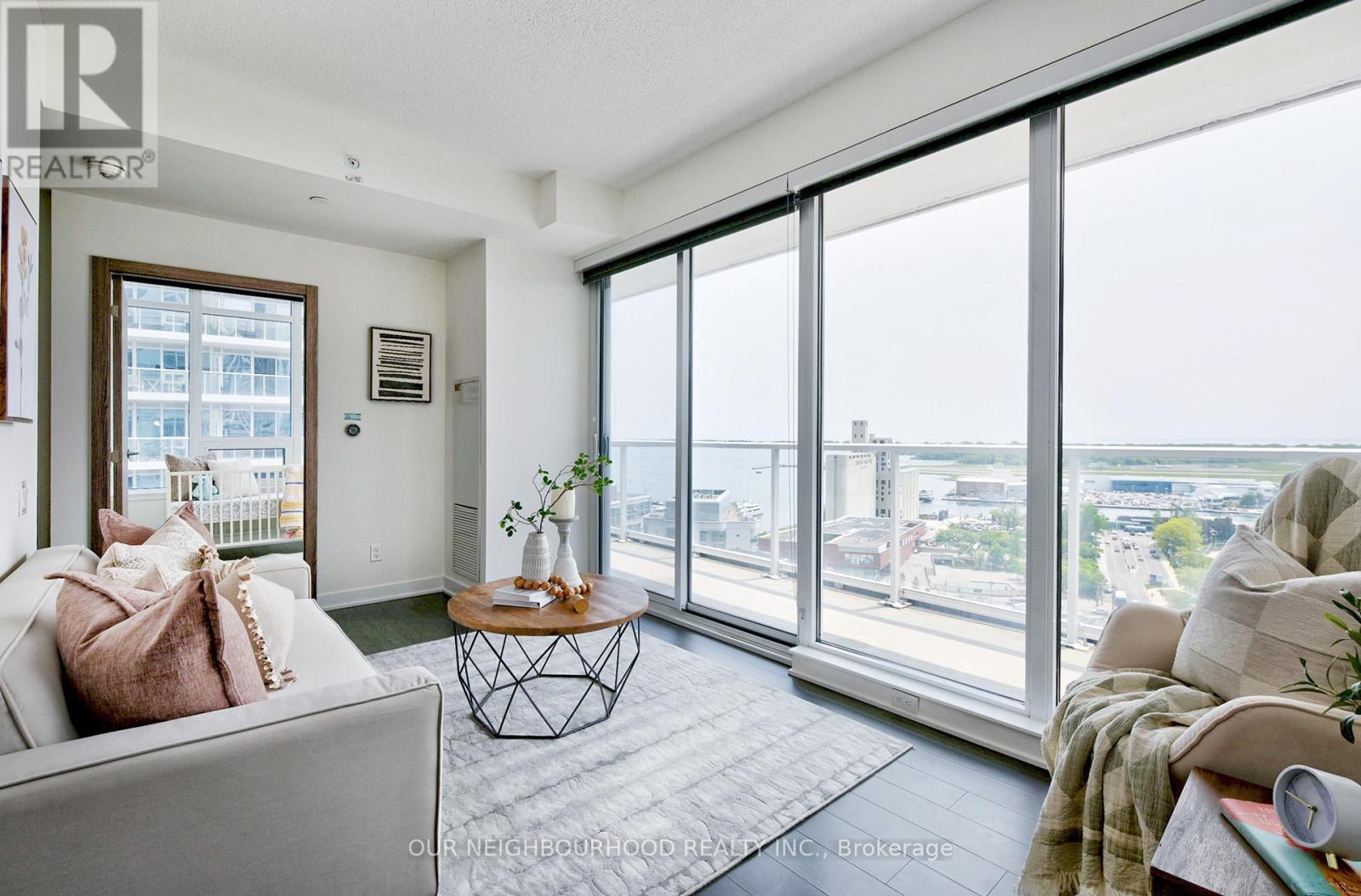 2111 - 19 BATHURST STREET