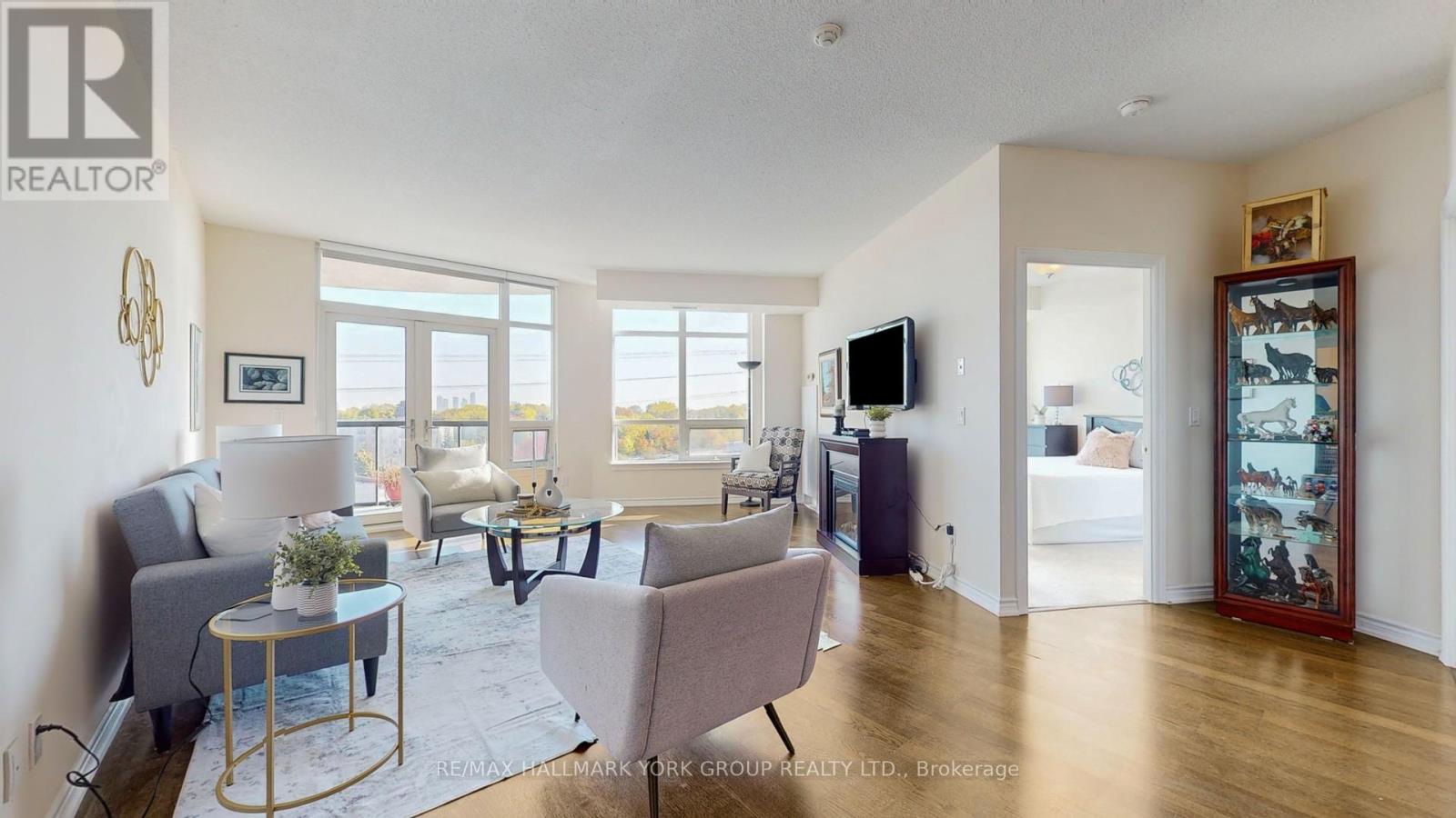 603 - 1135 ROYAL YORK ROAD