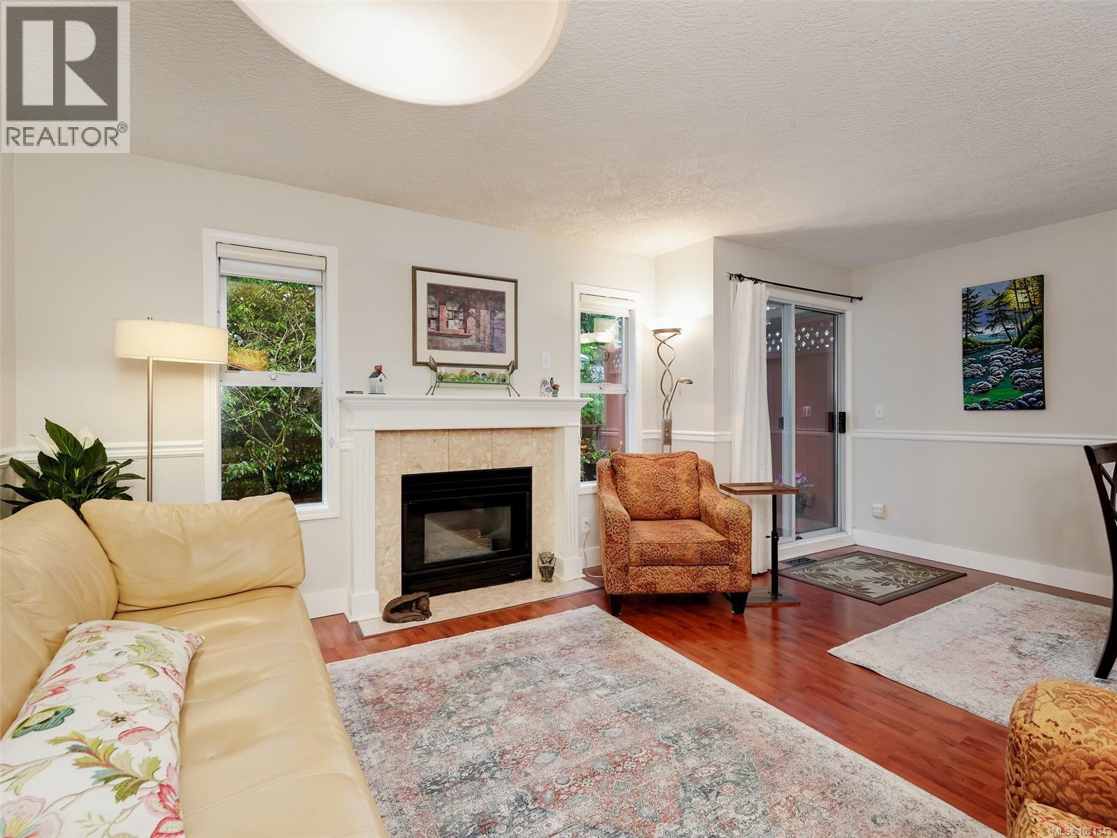 19 4560 West Saanich Rd