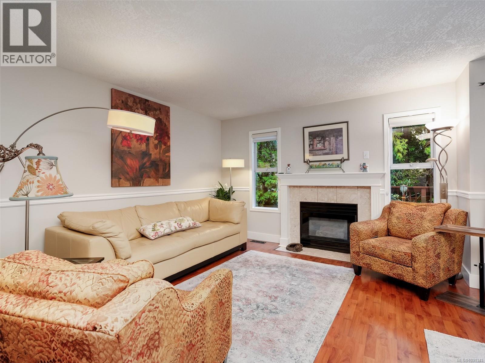 19 4560 West Saanich Rd