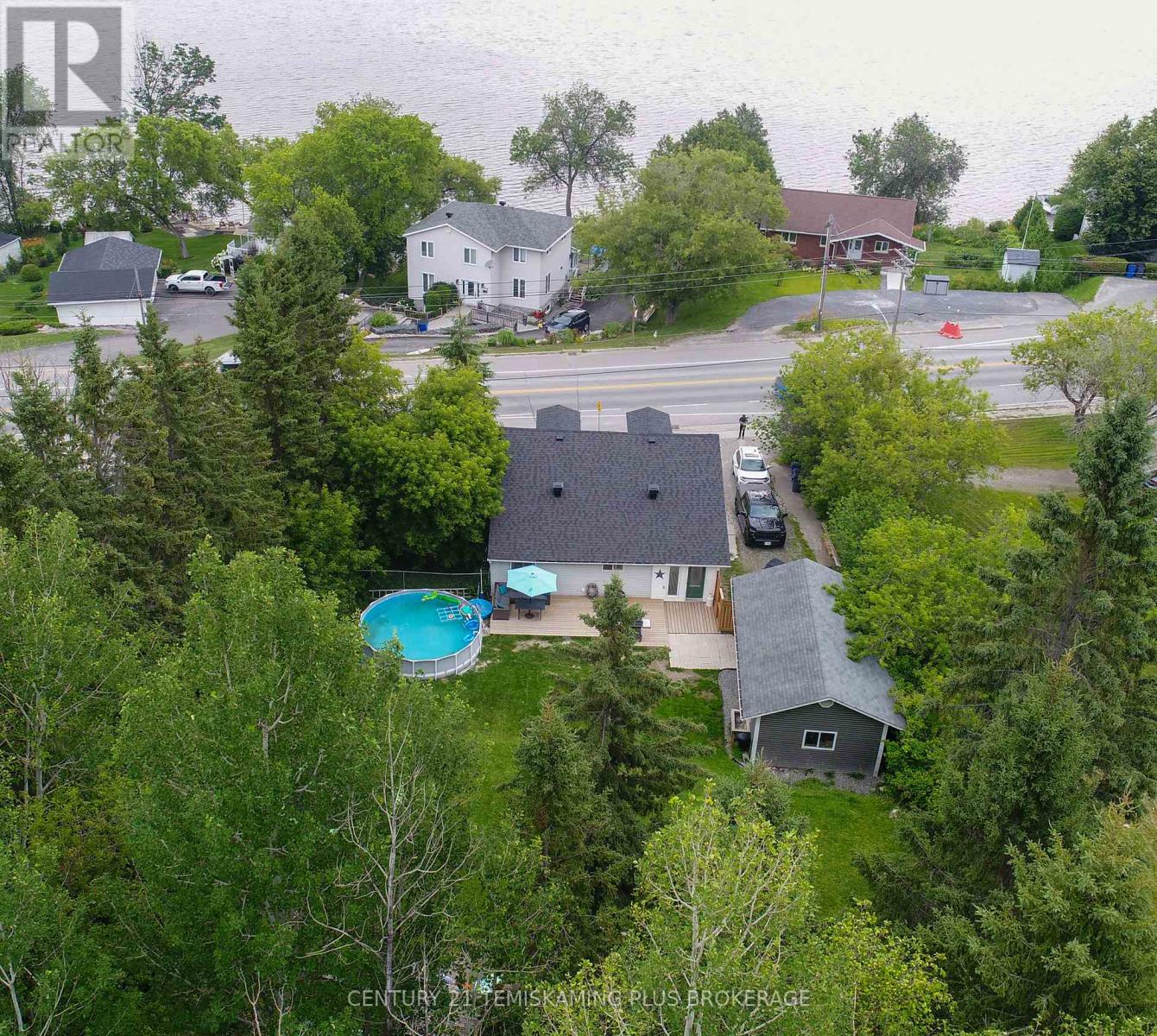 516 LAKESHORE ROAD