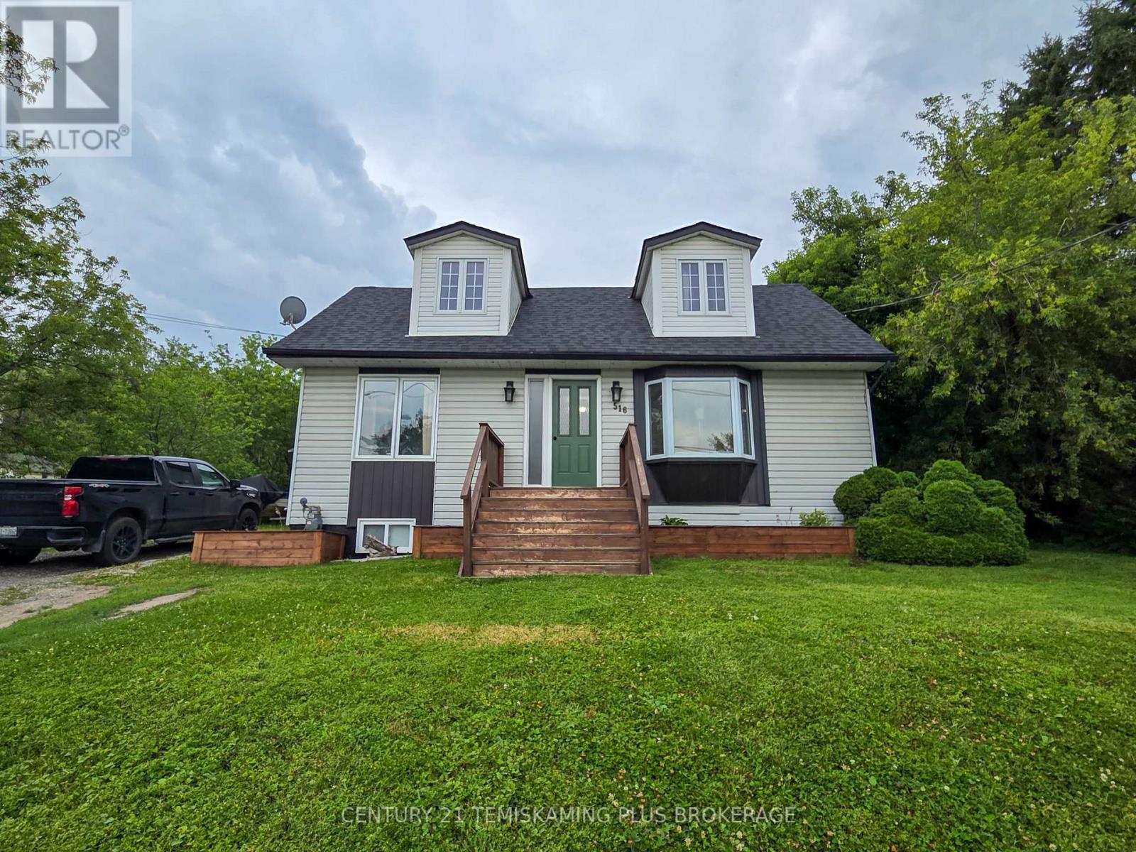 516 LAKESHORE ROAD