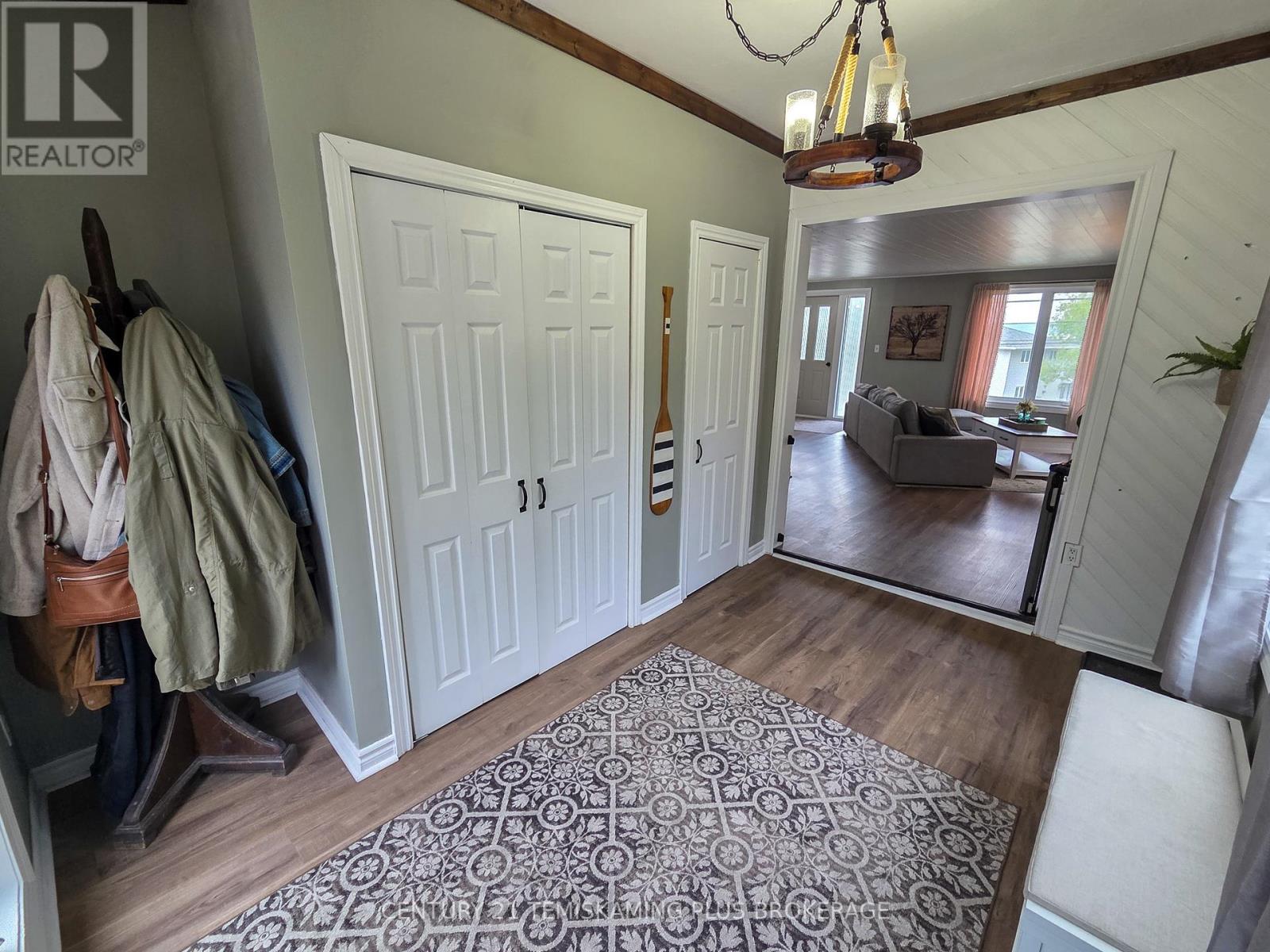 516 LAKESHORE ROAD