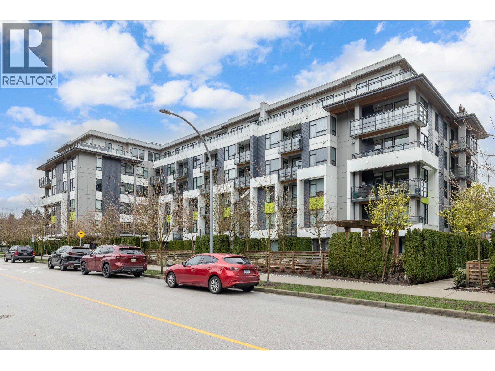 212 3018 ST GEORGE STREET