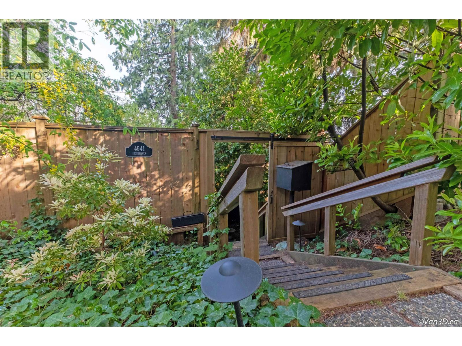 4541 STONEHAVEN AVENUE