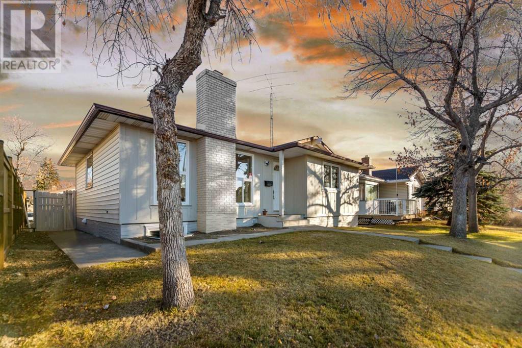 208 Whitehorn Crescent NE