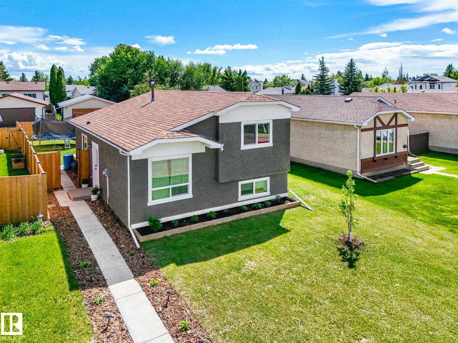 4115 41 AV NW