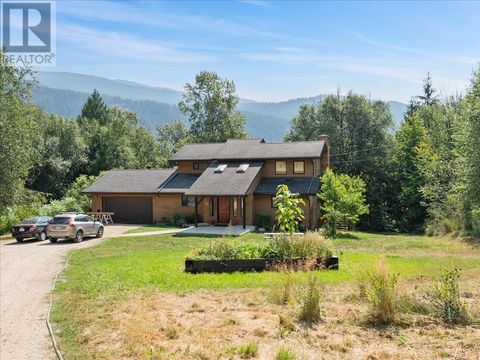 6172 SLOCAN RIVER Road Winlaw BC V0G2J0