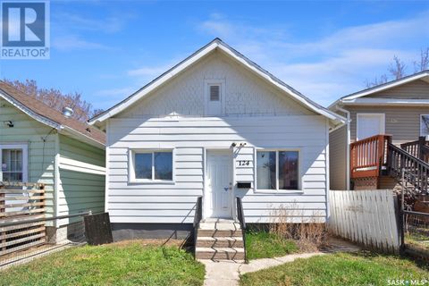 124 M AVENUE S Saskatoon SK S7M2K2