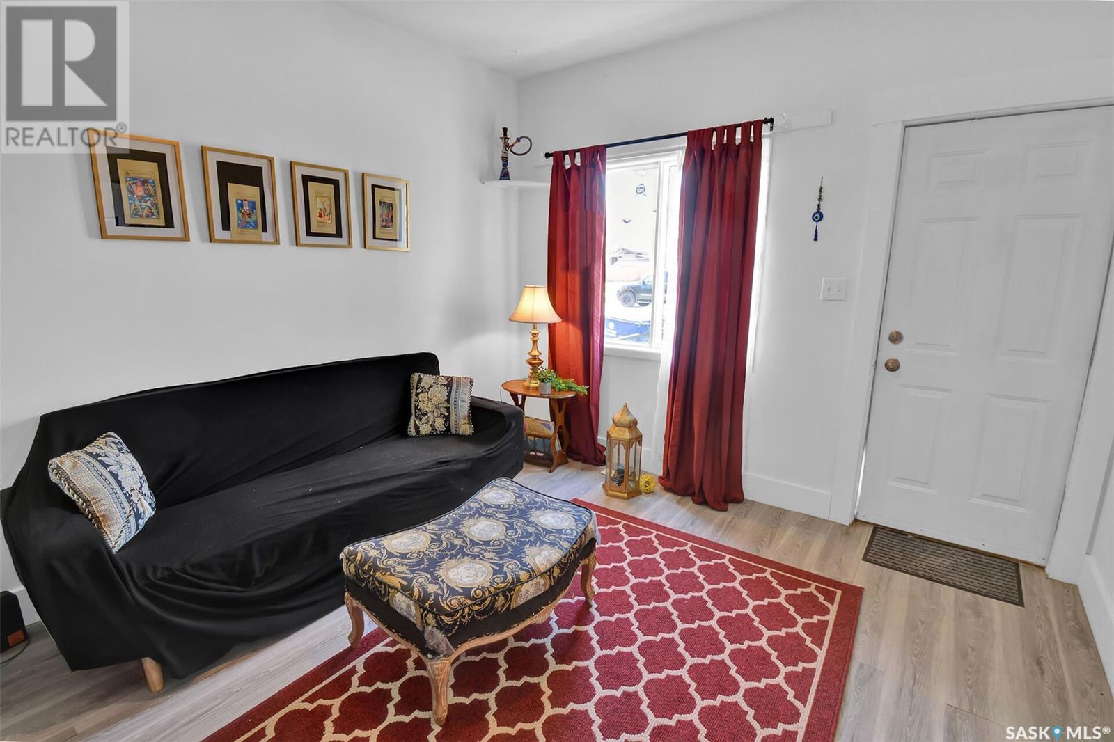 124 M AVENUE S