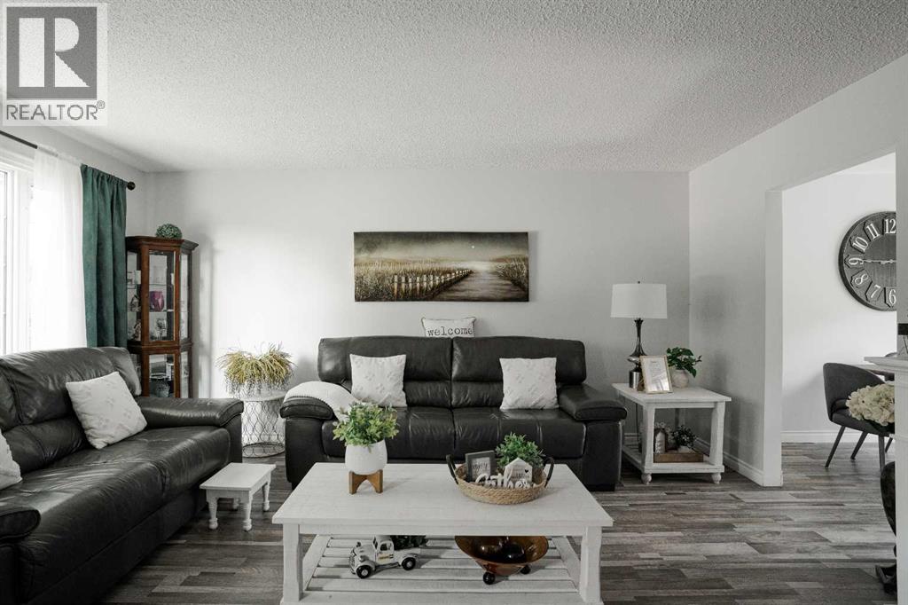 114 Hilltop Crescent