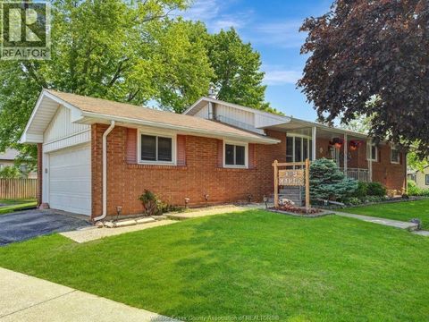 305 Maple AVENUE LaSalle ON N9J1P1