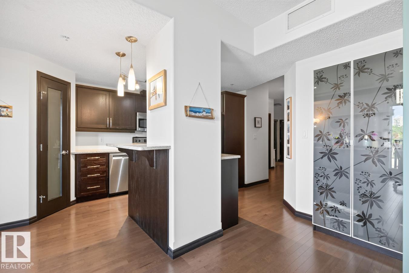#801 9707 106 ST NW
