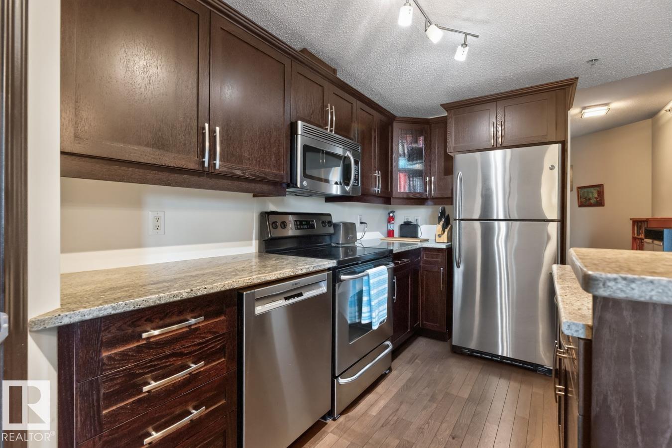 #801 9707 106 ST NW