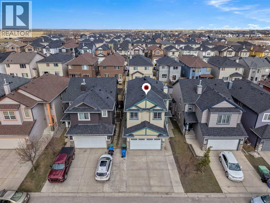 33 saddlecrest Crescent NE
