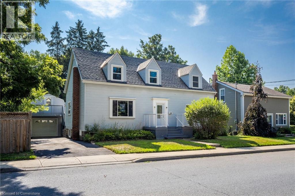 55 WELLINGTON Street S