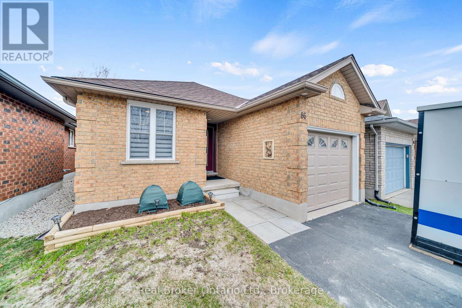 86 MILSON CRESCENT