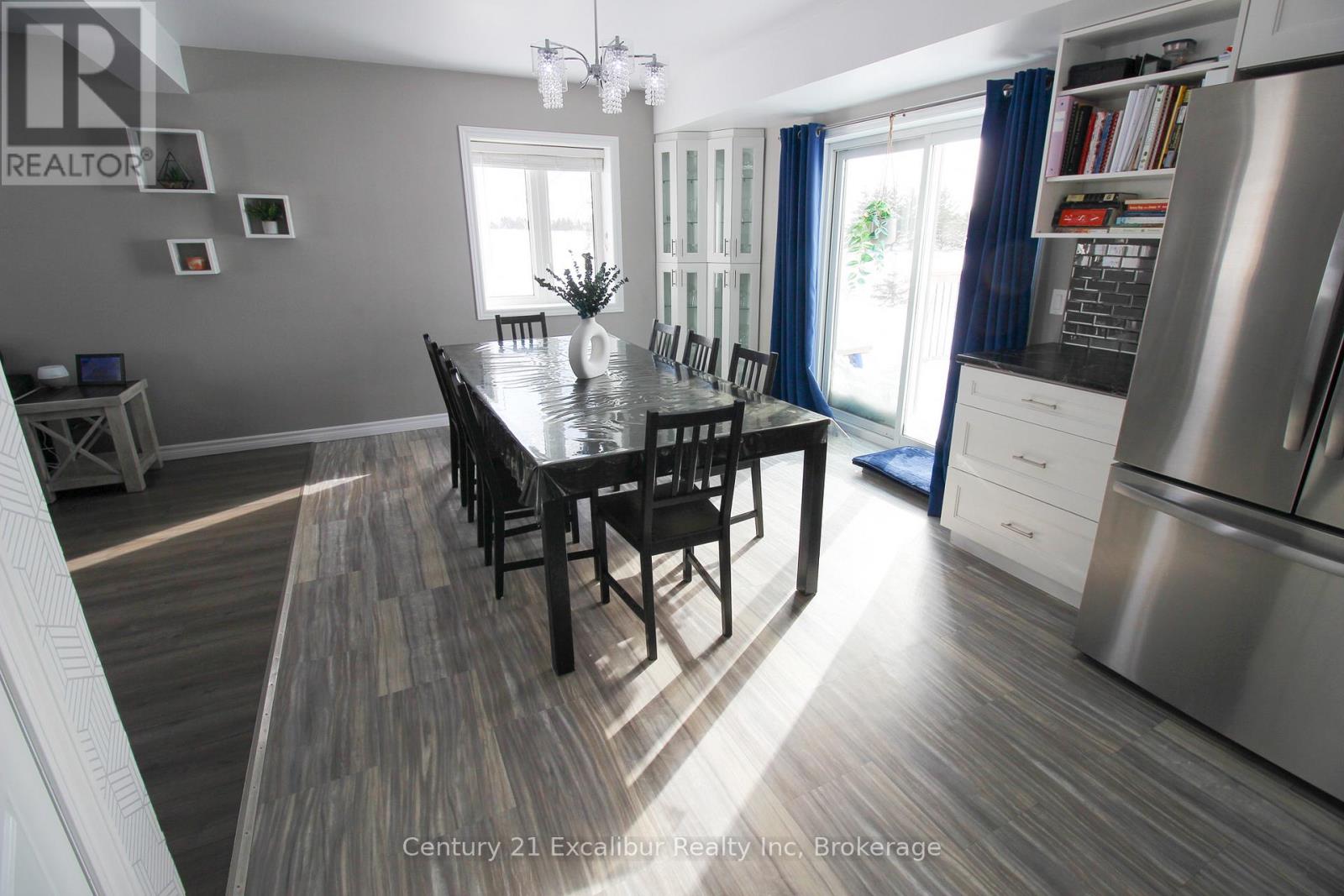7104 SIXTH LINE ROAD W