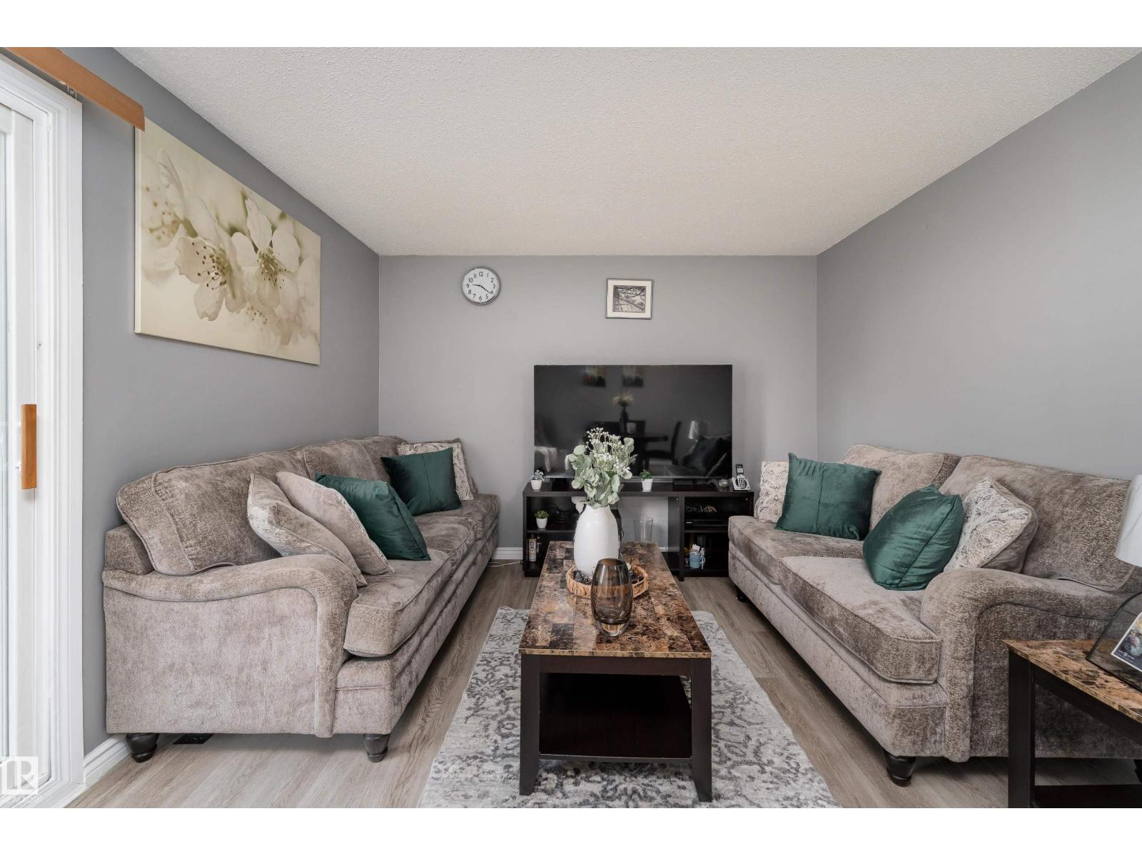 6352 180 ST NW