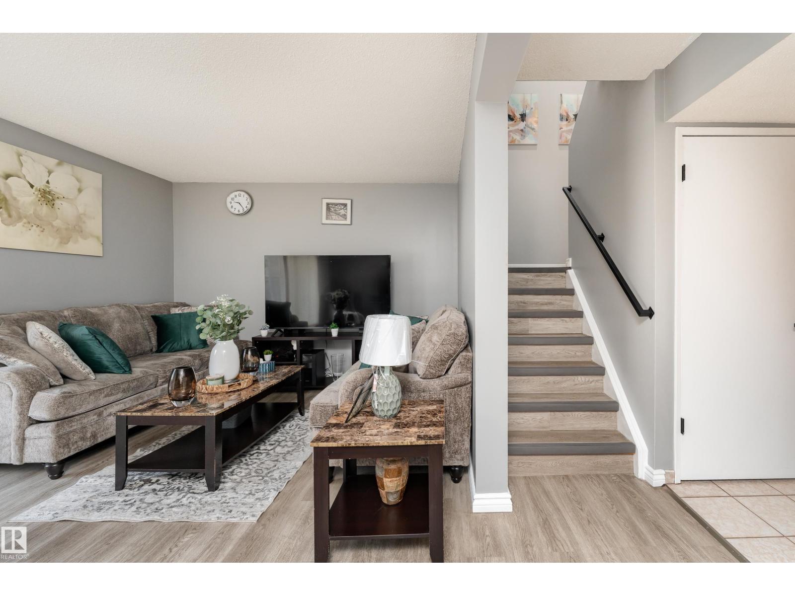 6352 180 ST NW