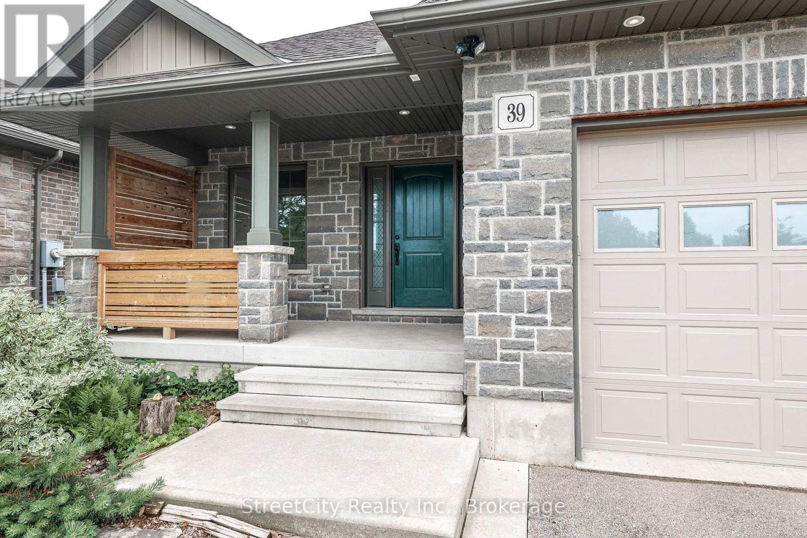 39 GREENBERG PLACE