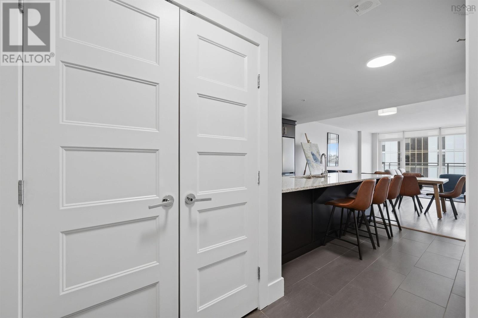 806 15 Kings Wharf Place