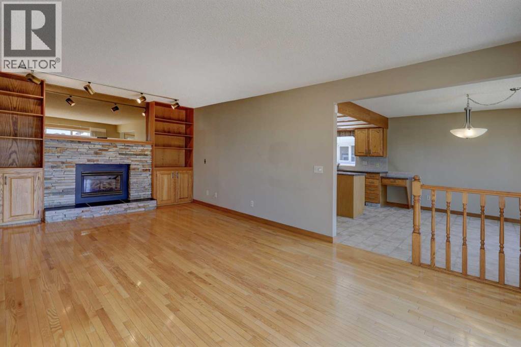 2328 Munro Drive NE