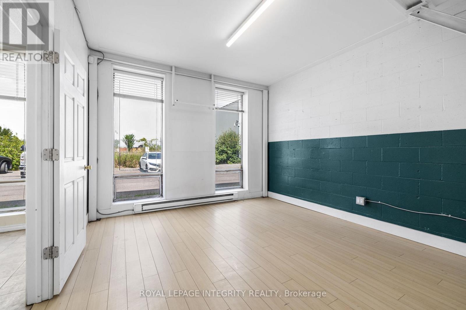 11 - 2295 STEVENAGE DRIVE