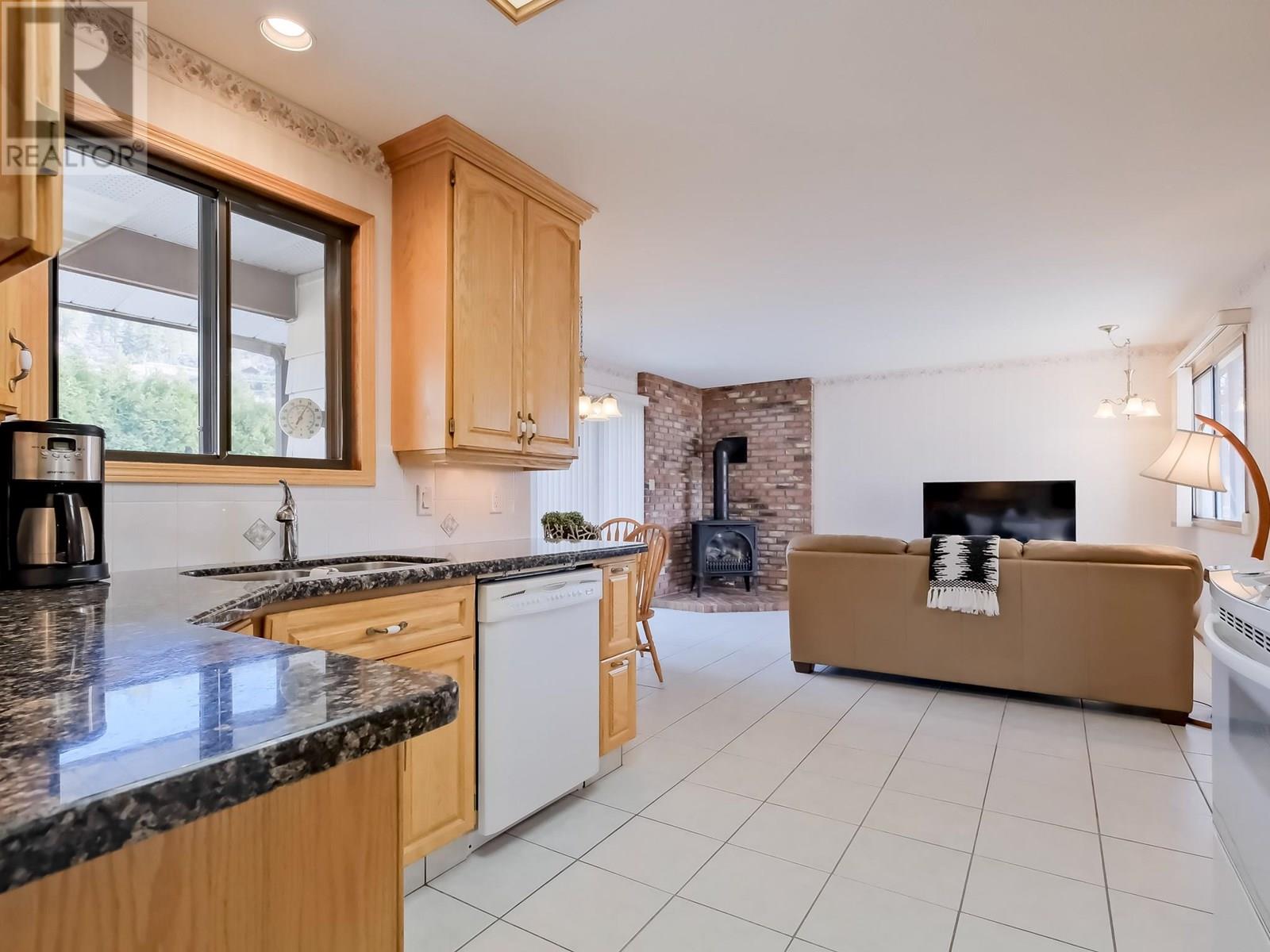 105 Spruce Road