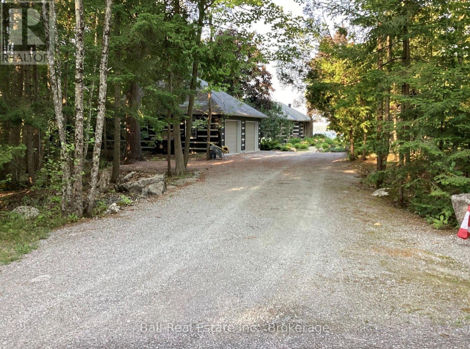 2933 AYOTTE'S POINT LANE