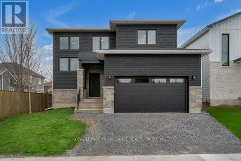 2 PARK CRESCENT Loyalist (Amherstview) ON K7N0C2