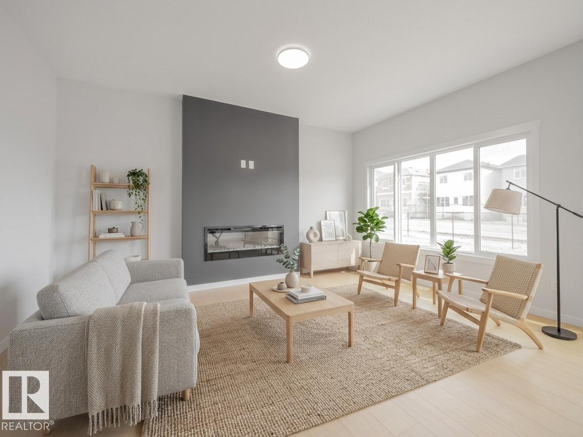 927 18 AV NW
