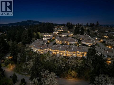 13 4300 Stoneywood Lane Saanich BC V8X5A5