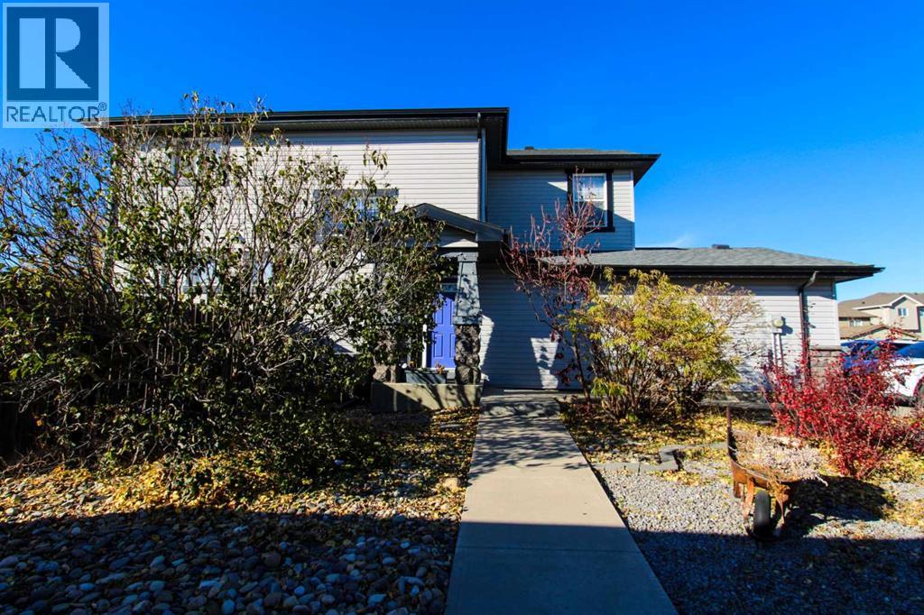 701 Silkstone Close W