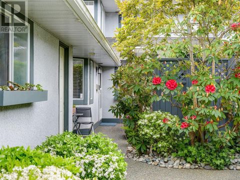 7 5110 Cordova Bay Rd Saanich BC V8Y2K5