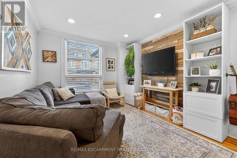 179 BURRIS STREET Hamilton (St. Clair) ON L8M2J7