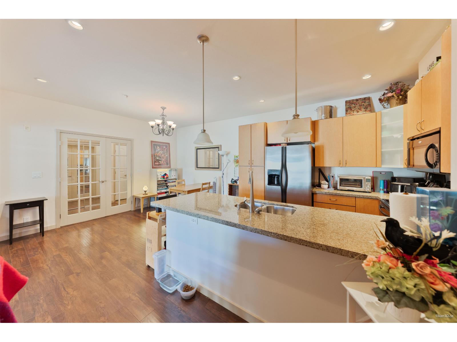 207 33485 SOUTH FRASER WAY