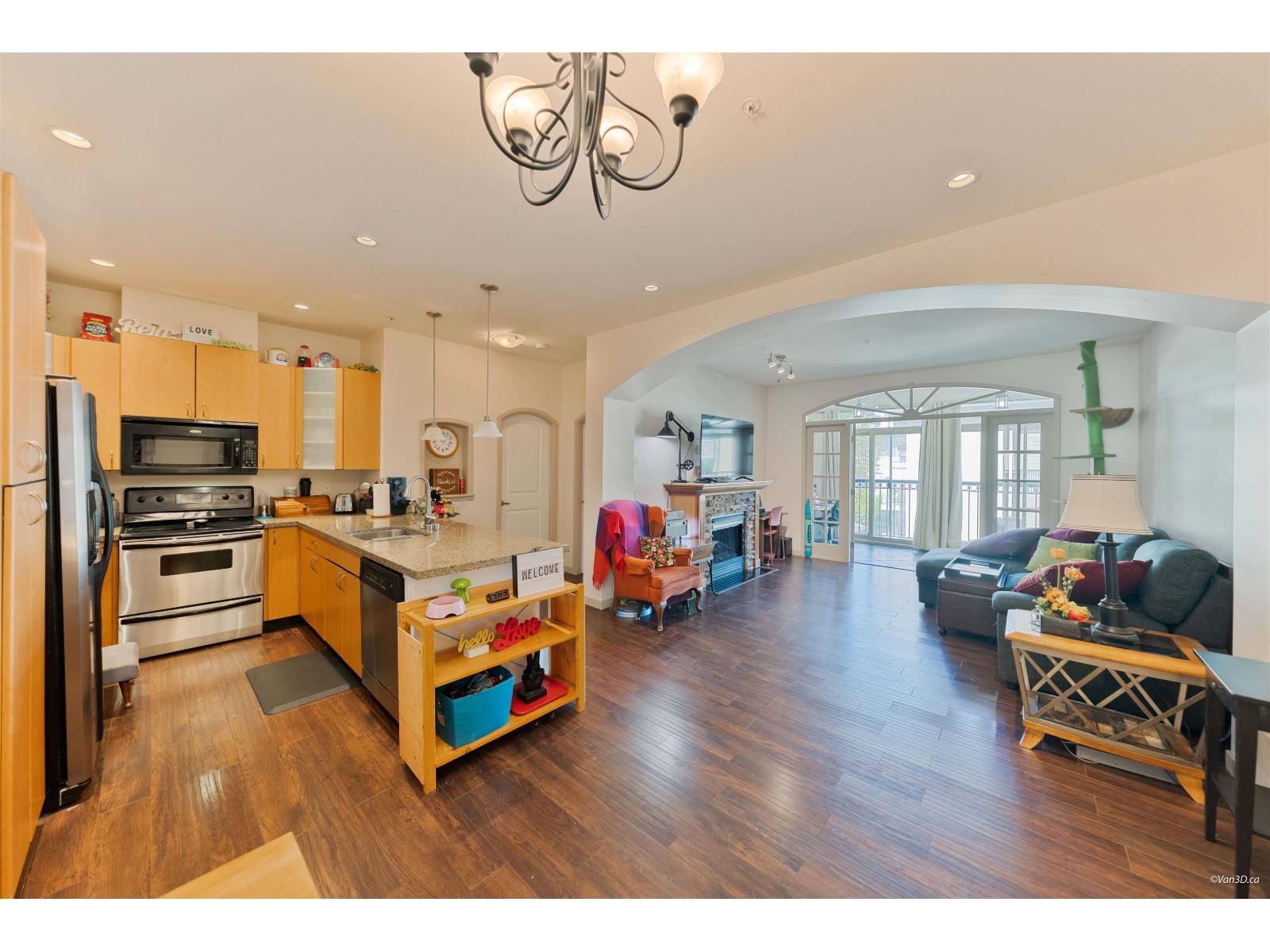 207 33485 SOUTH FRASER WAY