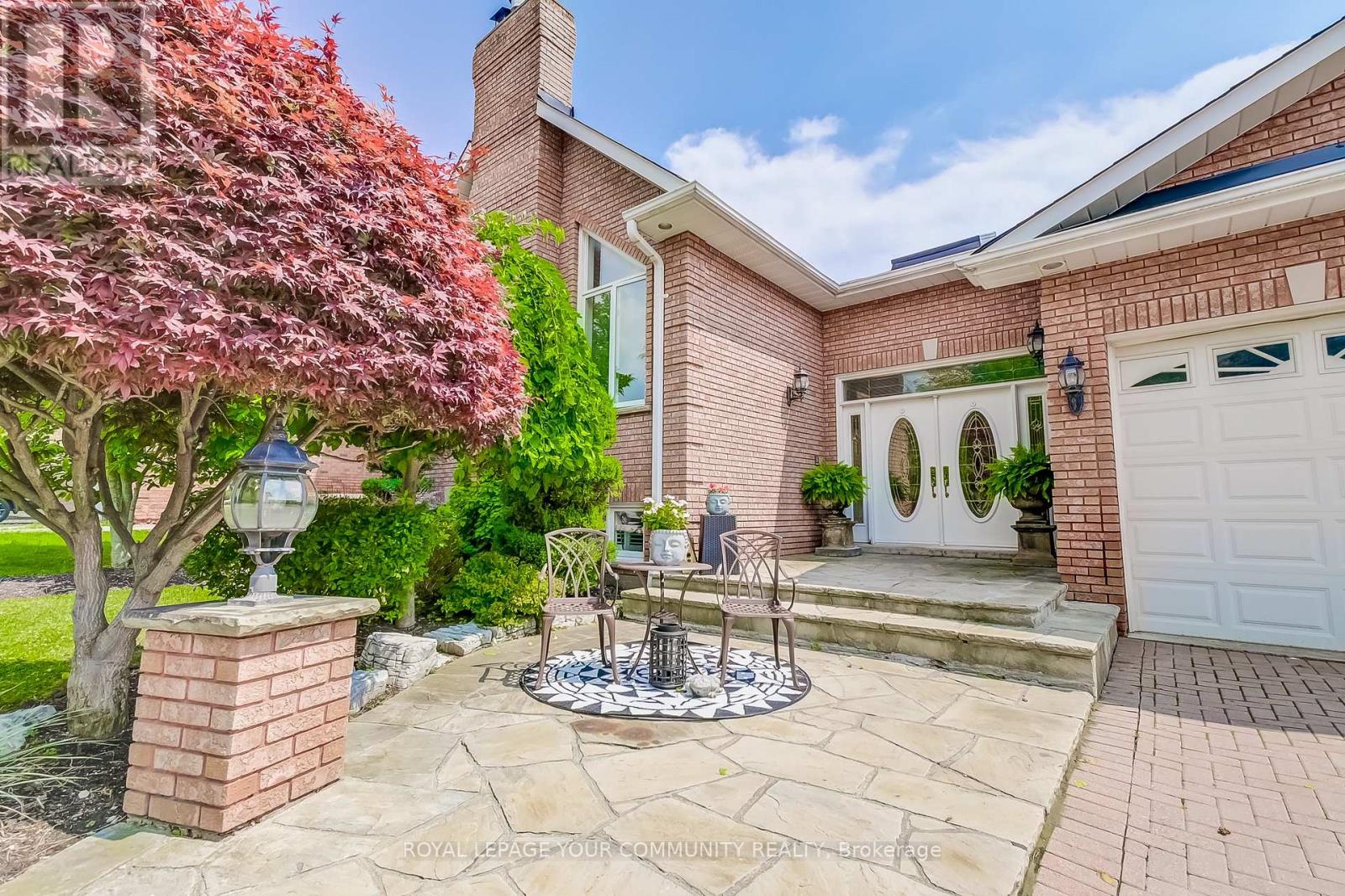 123 BRIGGS AVENUE