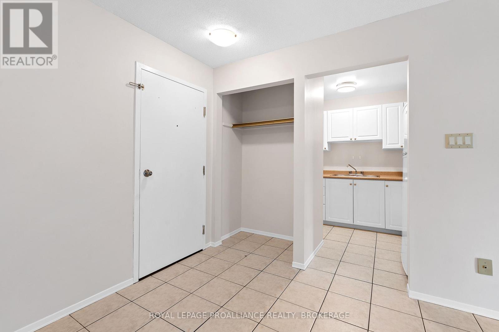 302 - 573 ARMSTRONG ROAD
