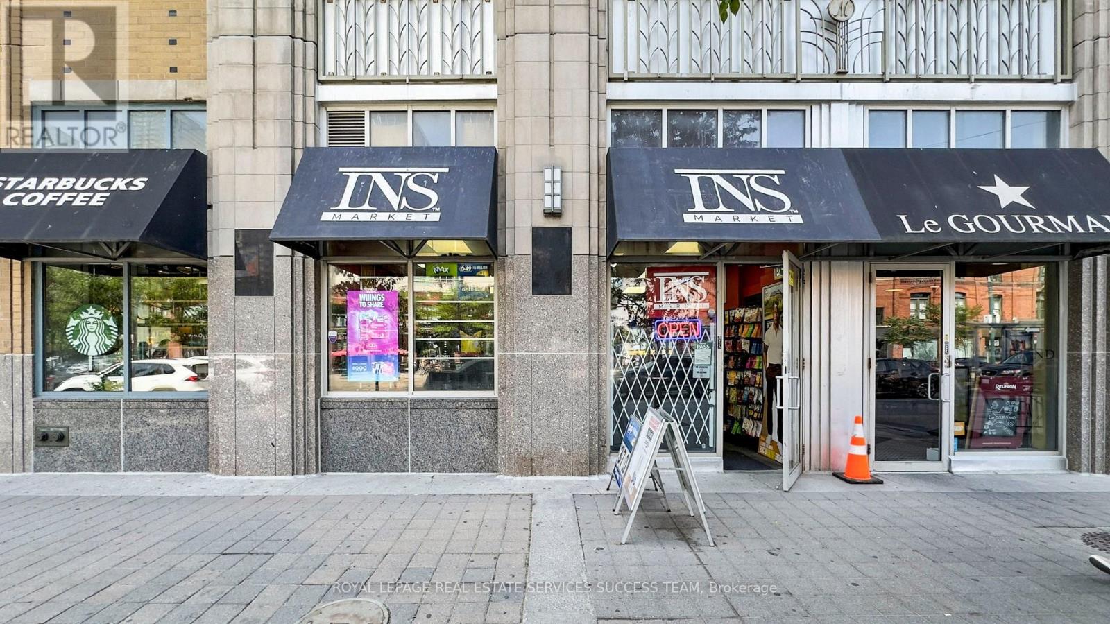 3 - 148 SPADINA AVENUE