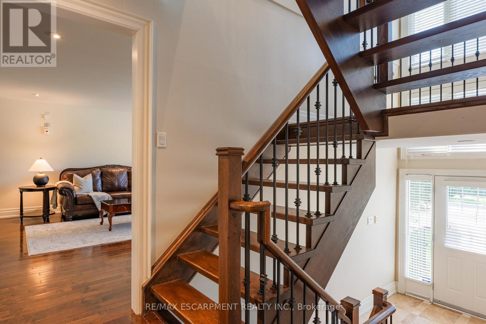1034 LAKESHORE ROAD W