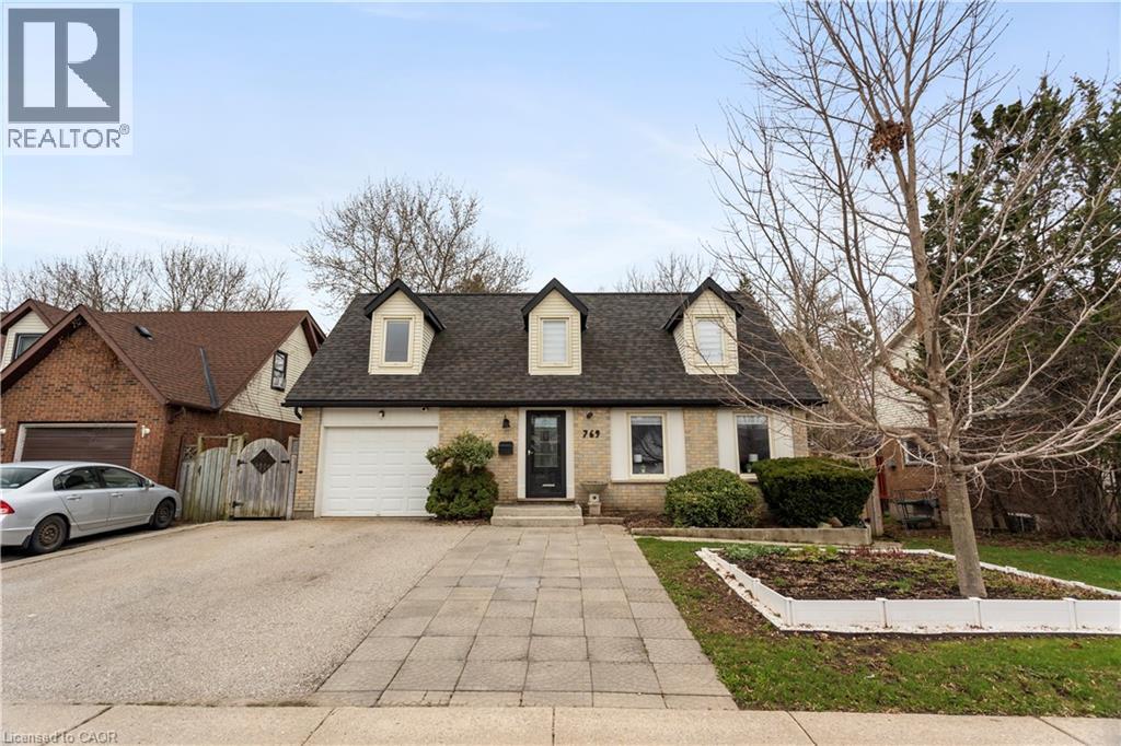Photo 1 of 49 — 769 SCOTTSDALE Drive, Guelph, ON N1G3N7