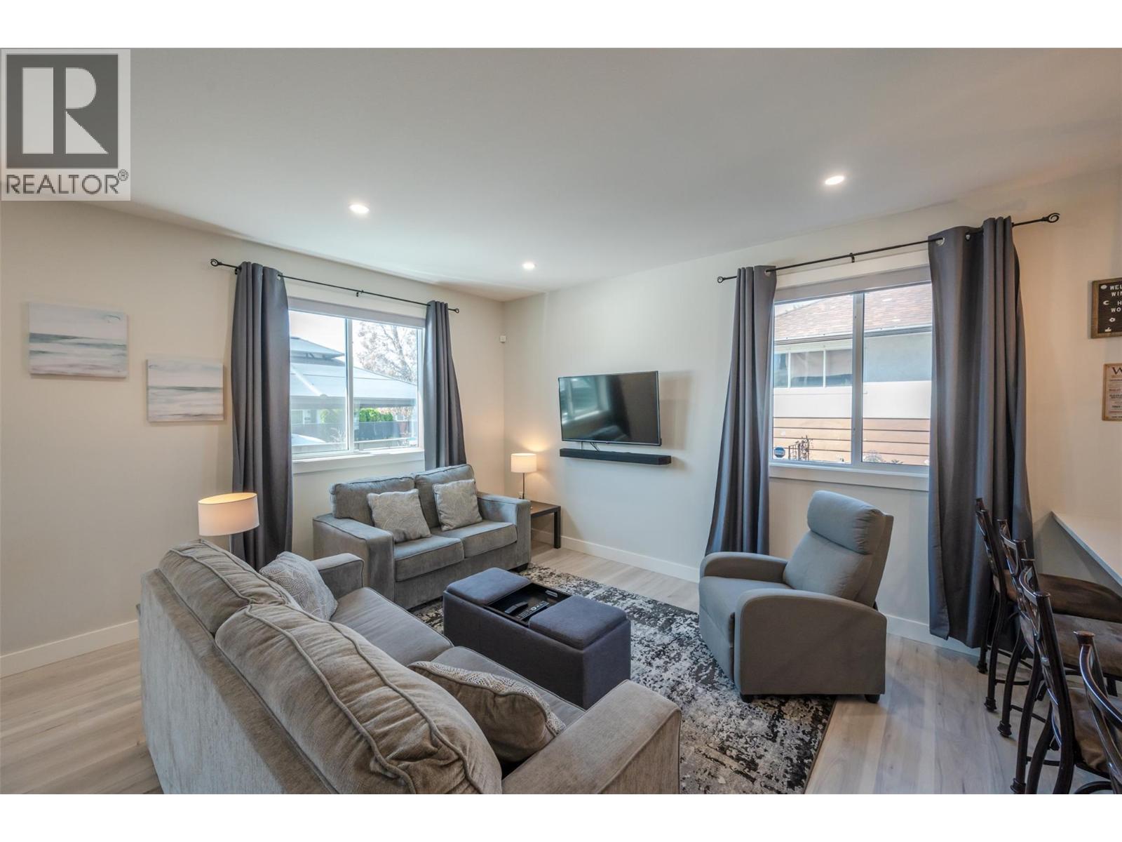 547 Westminster Avenue Unit# 101