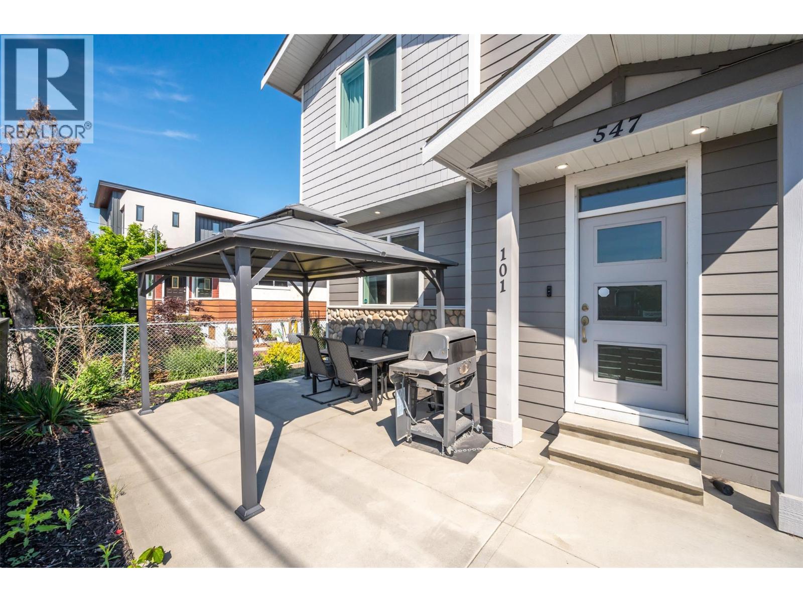 547 Westminster Avenue Unit# 101