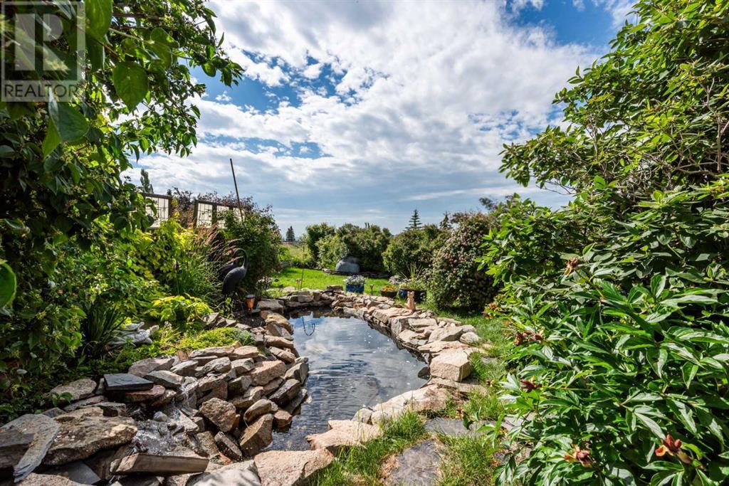 49 Arbour Crest Heights NW