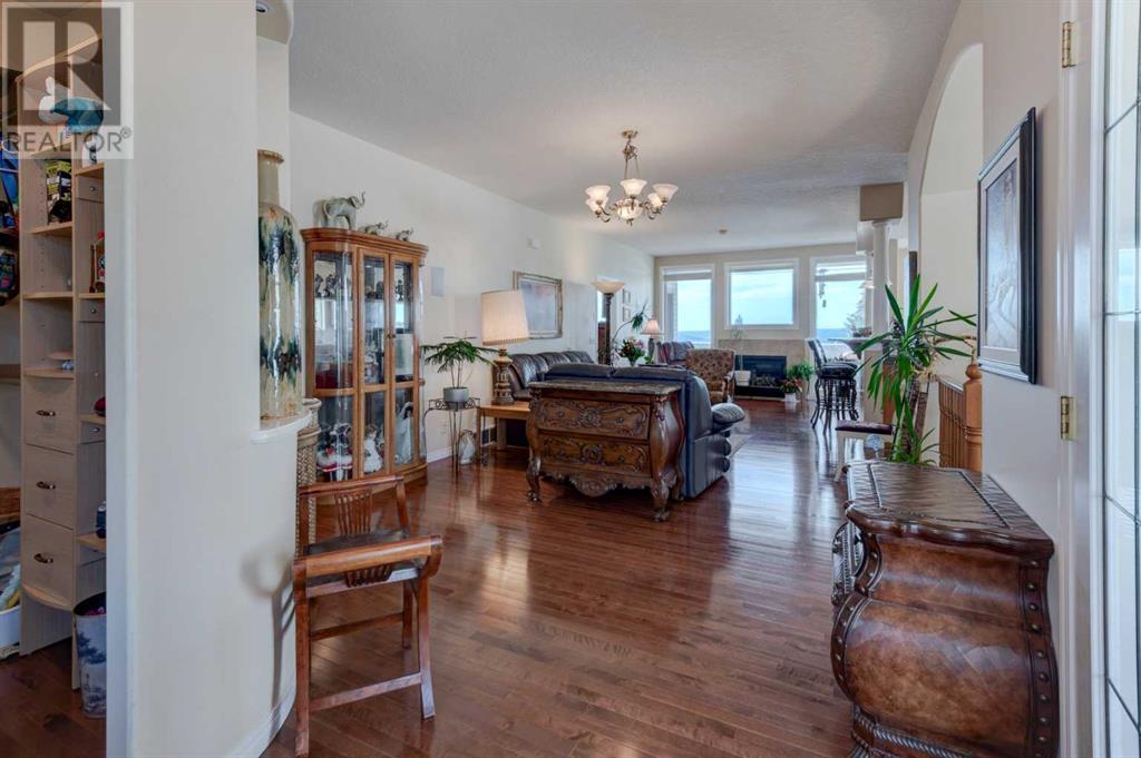 49 Arbour Crest Heights NW